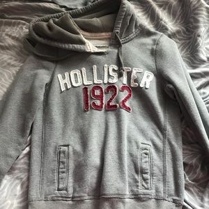 Grey Hollister Sweatshirt Size M